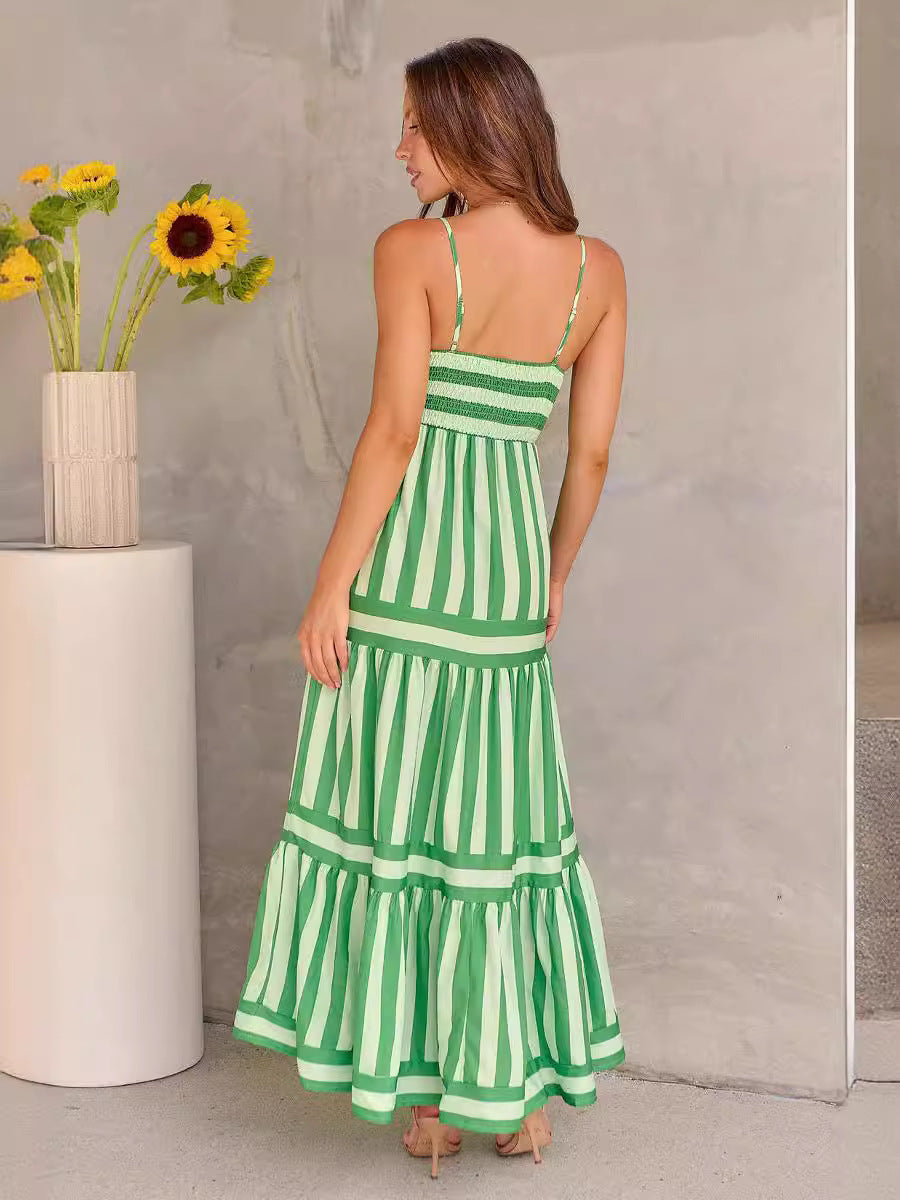 Robe longue d'été à bretelles, imprimée et rayée, avec poches, col carré et dos nu, idéale pour les vacances à la plage. Vêtements pour femmes