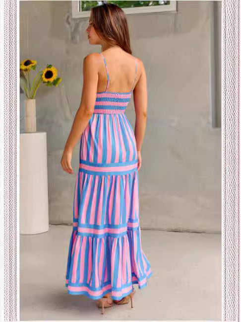 Robe longue d'été à bretelles, imprimée et rayée, avec poches, col carré et dos nu, idéale pour les vacances à la plage. Vêtements pour femmes