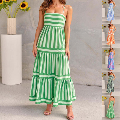Robe longue d'été à bretelles, imprimée et rayée, avec poches, col carré et dos nu, idéale pour les vacances à la plage. Vêtements pour femmes